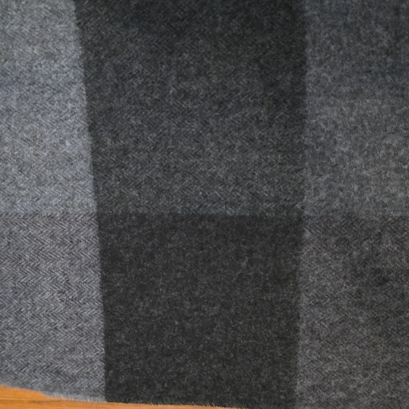 ST. JOHN'S BAY WOMENS WINTER SCARVES BUNDLE OF 2 - Picture 2 of 7